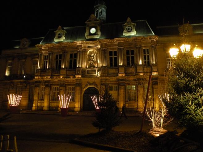  décorations devant l'hôtel de Ville